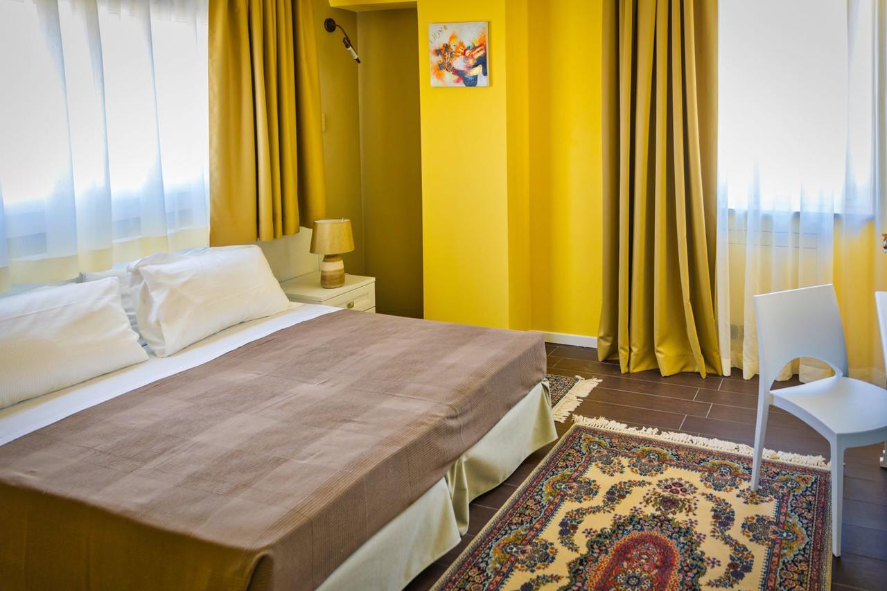 Villa Luisa Rooms And Breakfast Пескьера-дель-Гарда Экстерьер фото